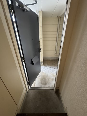 メゾン潮見台の玄関