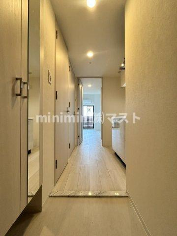 IW RESIDENCE大阪CREST TAPPの玄関