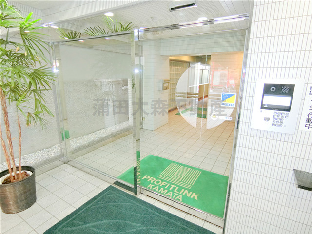 プロフィットリンク蒲田のエントランス|防犯カメラTVモニター付オートロック　