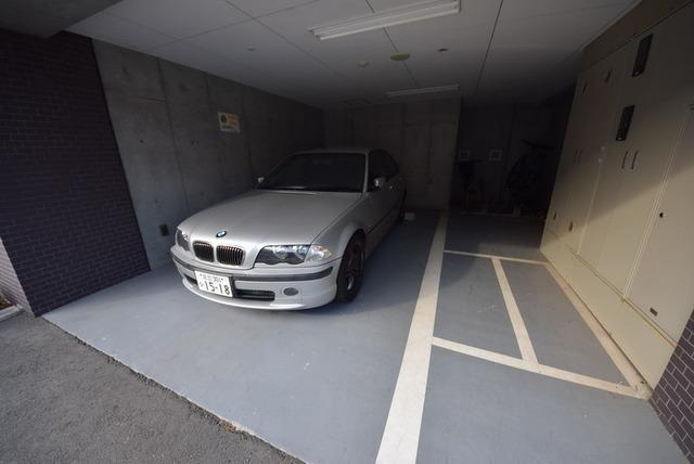 ヴェルト浅草の駐車場