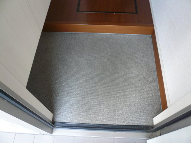 【玄関】 | シャルマン北大路 | 収納もある玄関です