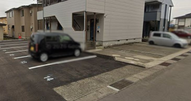 ハイツユニバースティの駐車場