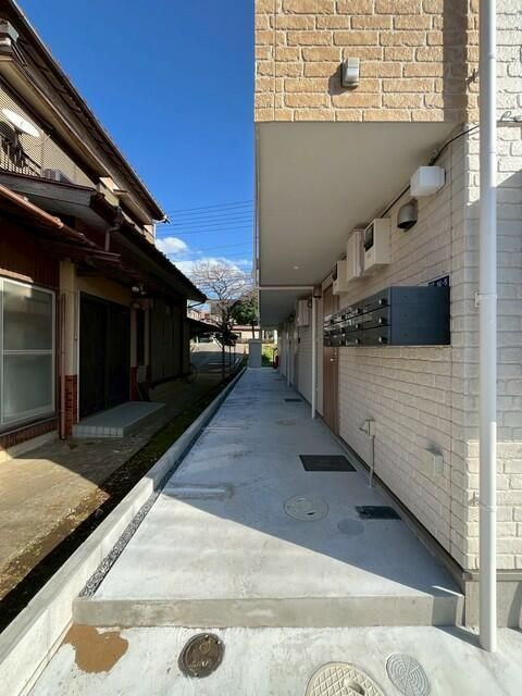 習志野市大久保２丁目のアパートのエントランス