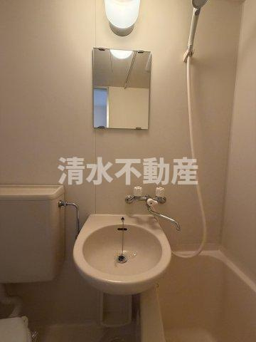 メゾンエクレーレ江古田の洗面所|画像は別部屋の参考写真となります。