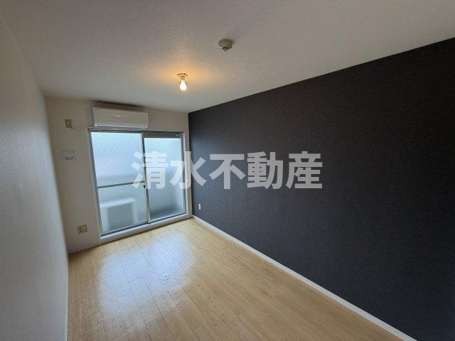 メゾンエクレーレ江古田の寝室|画像は別部屋の参考写真となります。