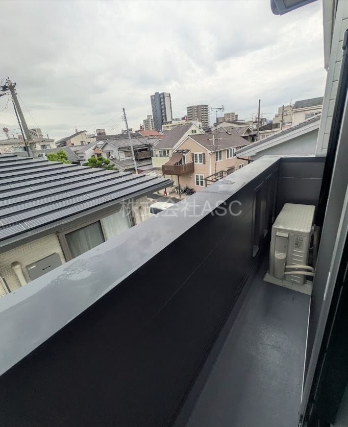 旭区⼤宮新築⼾建のバルコニー