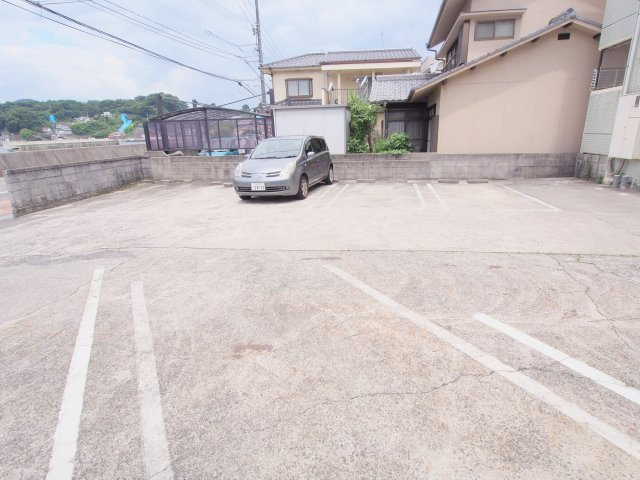 ベイサイドホーム坂の駐車場