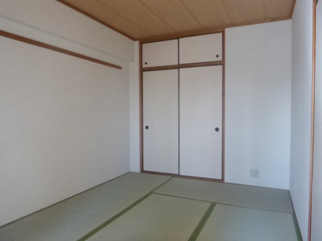 アジュール飾磨の和室