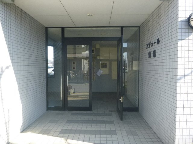アジュール飾磨のエントランス