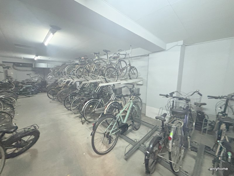 B-RISE新町　仲介手数料無料の駐車場