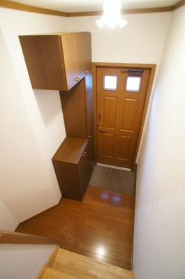【玄関】 | メゾン但馬 | 収納もある玄関です
