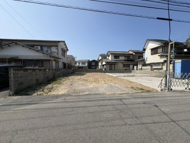 リナージュ徳島市北沖洲一丁目　02期の前面道路含む現地写真