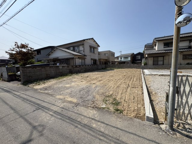 リナージュ徳島市北沖洲一丁目　02期の前面道路含む現地写真