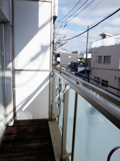 ＦＬＥＧ自由が丘ＥＬのバルコニー