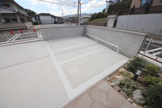 グランデSGの駐車場
