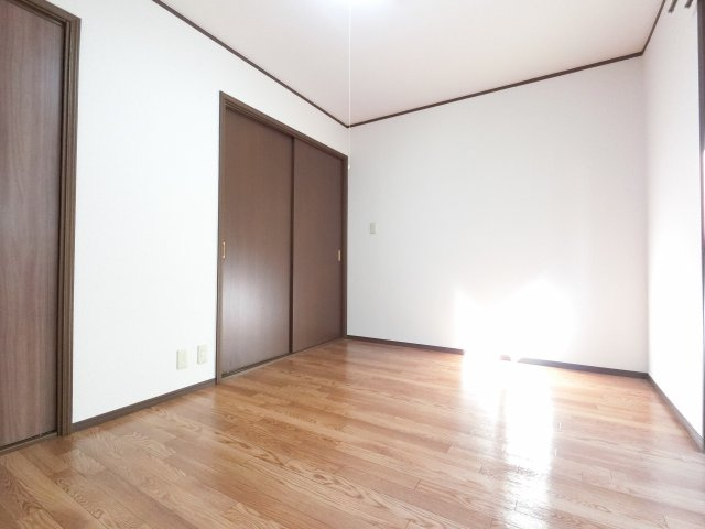 【寝室】