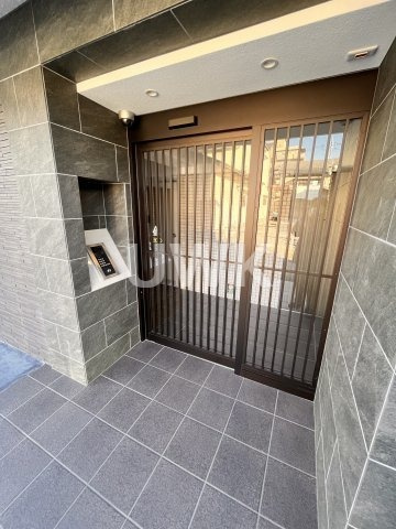 クレアーレ伏見南のエントランス