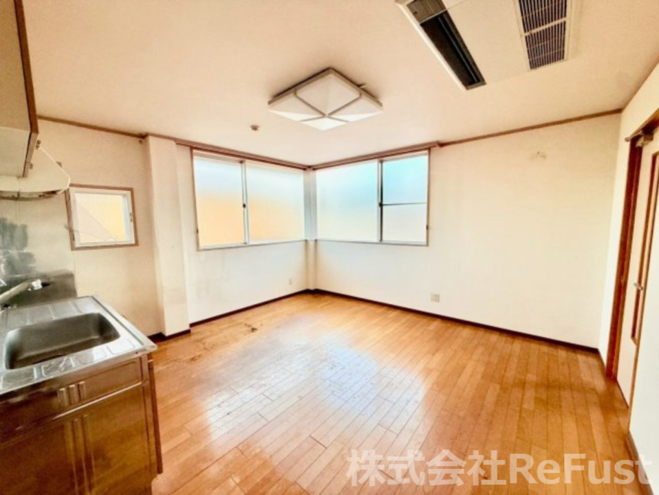北茨城市大津町　クリニック兼住宅の洋室|落ち着いた色調の洋室です