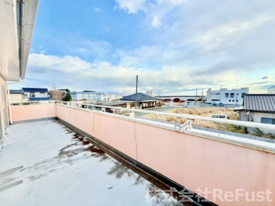 北茨城市大津町　クリニック兼住宅のバルコニー|開放的で明るい空間を演出してくれるバルコニーです