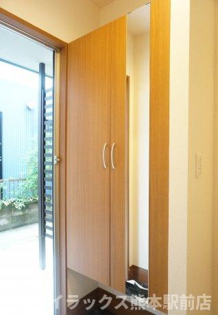 熊本市中央区帯山２丁目のアパートの収納