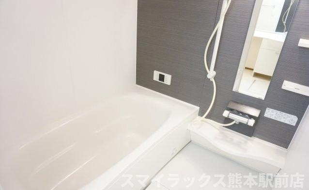熊本市中央区帯山２丁目のアパートの浴室