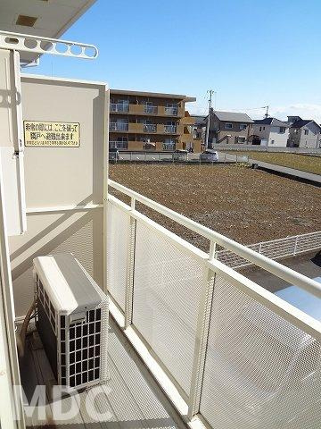 板野郡藍住町矢上字原のアパートのバルコニー