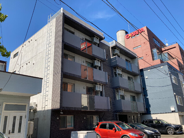 ＬＡ　ｙ’ｓ　（ラ・ワイズ）