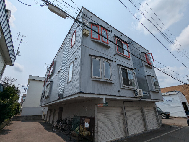 ＬＥＥ　ＳＰＡＣＥ　北４０条