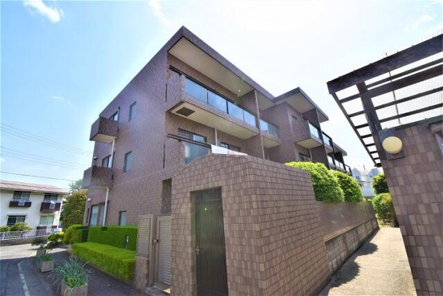 川崎市多摩区菅城下の賃貸マンションの外観