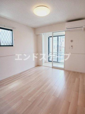 クレストコートの居間・リビング|高崎、前橋のお部屋探しはエンドスケープまで！お客様の理想お聞かせ下さい♪