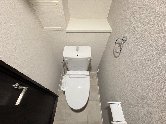 「西向日」駅徒歩１2分◆７階部分最上階角部屋の３ＬＤＫ住戸◆オークリッチむこうまちのトイレ|トイレ