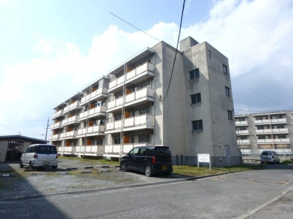 ビレッジハウス安倍2号棟の外観