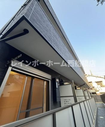 クアトロ本千葉の外観