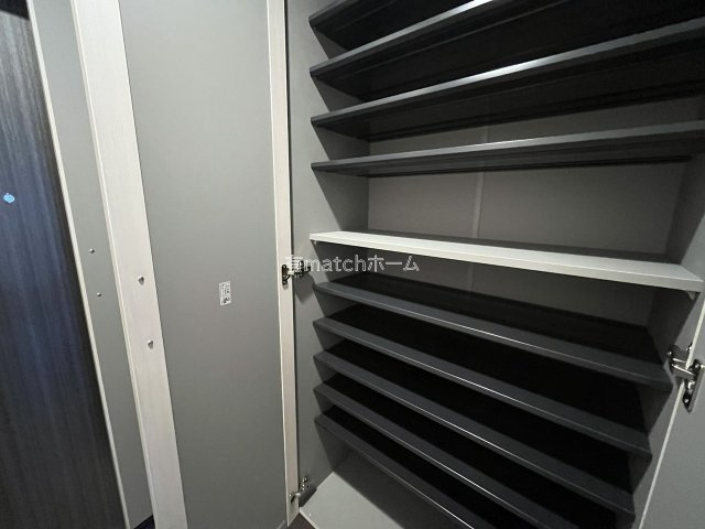 スプランディッド大阪NAMBA　LINEの収納