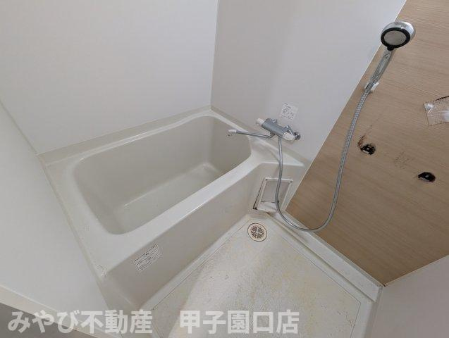 セレニテ甲子園Ⅱの浴室
