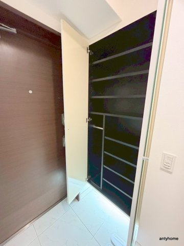 クラウンハイム北心斎橋フラワーコート　仲介手数料無料の収納