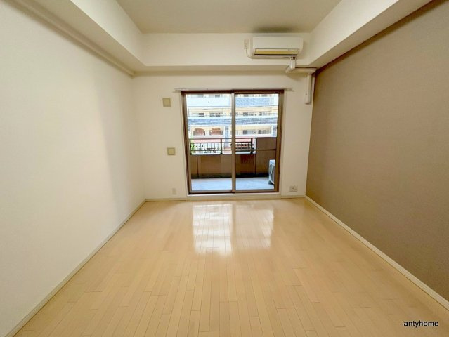クラウンハイム北心斎橋フラワーコート　仲介手数料無料の寝室