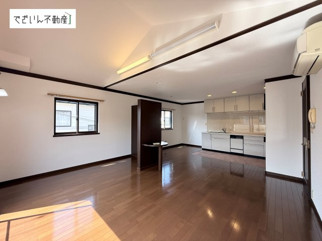 【居間・リビング】 | 久喜市西大輪　中古住宅   | 現地(2026年9月撮影)
2階LDK