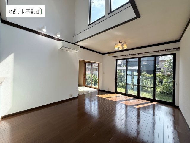 【居間・リビング】 | 久喜市西大輪　中古住宅   | 現地(2026年9月撮影)
1階LDK
