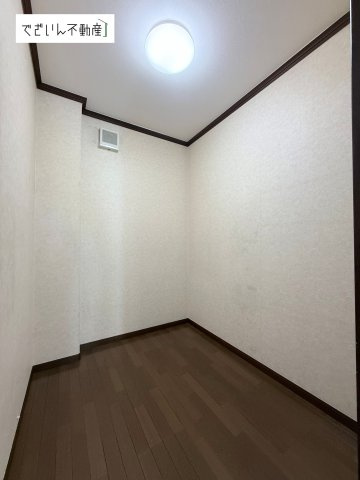 【収納】 | 久喜市西大輪　中古住宅   | 現地(2026年9月撮影)
1階納戸