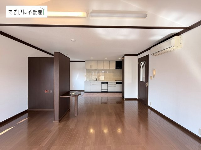 【居間・リビング】 | 久喜市西大輪　中古住宅   | 現地(2026年9月撮影)
2階LDK