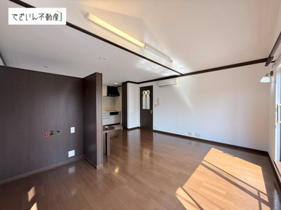 【居間・リビング】 | 久喜市西大輪　中古住宅   | 現地(2026年9月撮影)
2階LDK