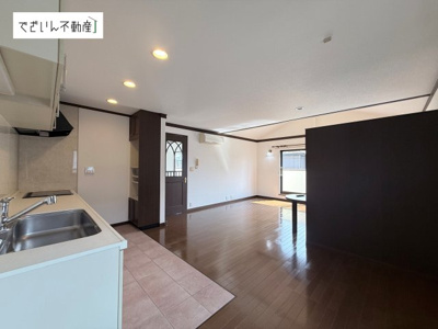 【居間・リビング】 | 久喜市西大輪　中古住宅   | 現地(2026年9月撮影)
2階LDK