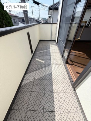 【バルコニー】 | 久喜市西大輪　中古住宅   | 現地(2026年9月撮影)
