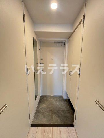 セレニテ西元町アリエの玄関