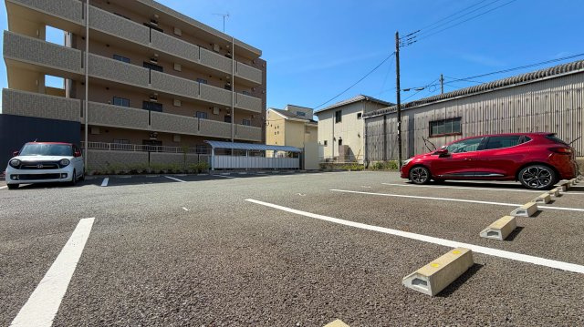 モンテ　リサイアの駐車場
