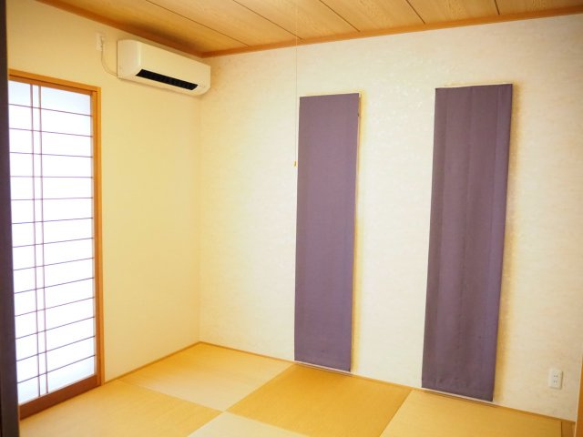 あわら市花乃杜　太陽光パネル付きのお家の和室