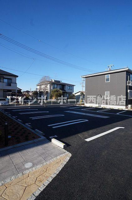 モノ・アピオンの駐車場