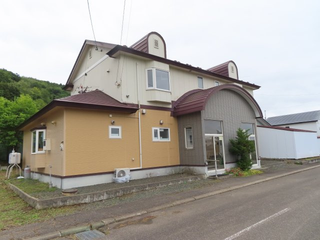 北見市川東３５７番地３８、３９　土地２筆付き２世帯中古売家の外観
