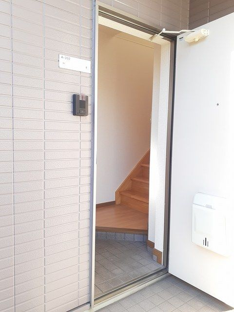 エントピア名和北Ａの玄関
